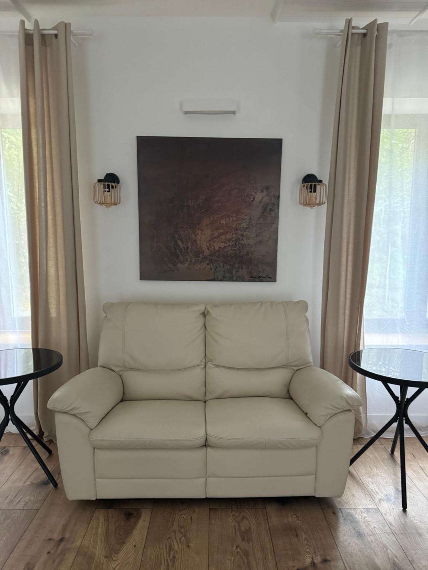 Aparthotel Tkalcovna U Zlateho Potoka Dobrany  Esterno foto